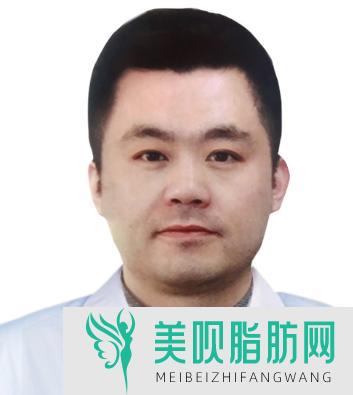 厦门峰煜口腔门诊部曹尚军